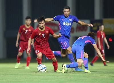 HLV Kitchee: “Tôi ngạc nhiên trước trình độ của U22 Việt Nam”