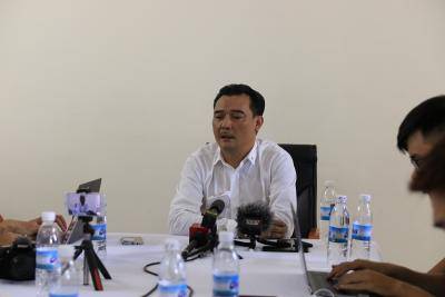 CLB Hà Nội xin lỗi vì sự cố pháo sáng trên sân Hàng Đẫy