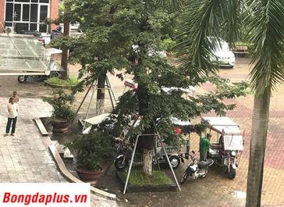 Xe thương binh vây trụ sở VFF, đòi mua vé trận Việt Nam vs Malaysia