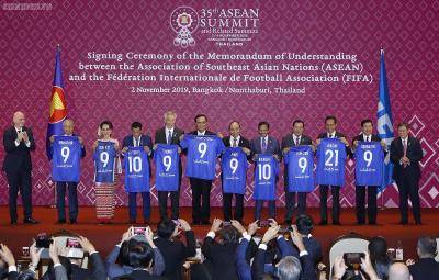 Thủ tướng Chính phủ chứng kiến ASEAN và FIFA ký bản ghi nhớ hợp tác